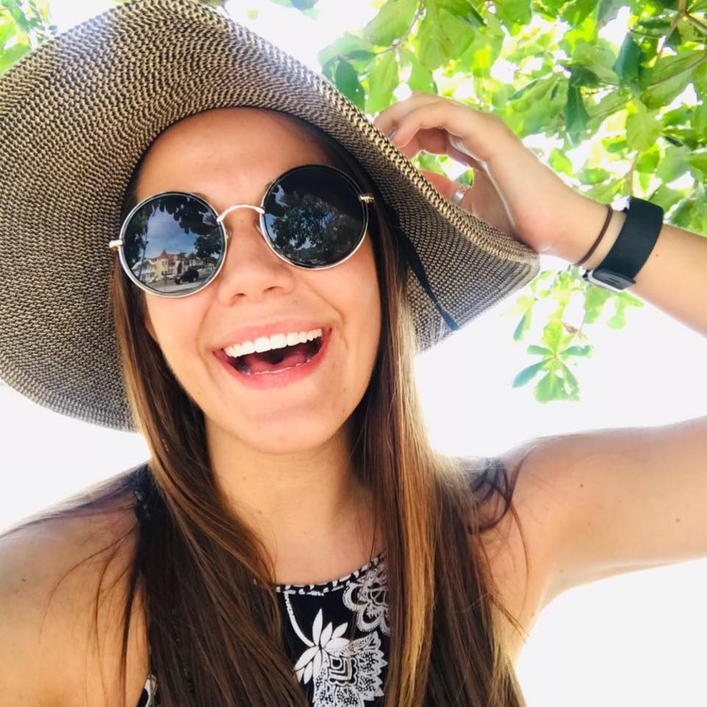 Meet your Posher, Elissa